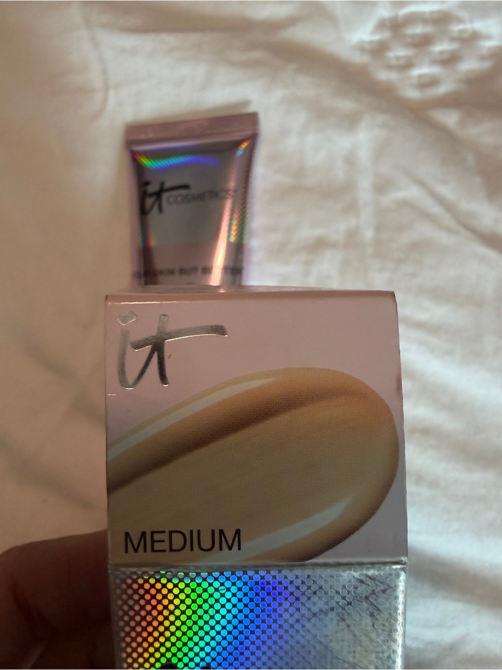 It Cosmetocs CC Illumination. NIB Medium - Picture 3 of 4